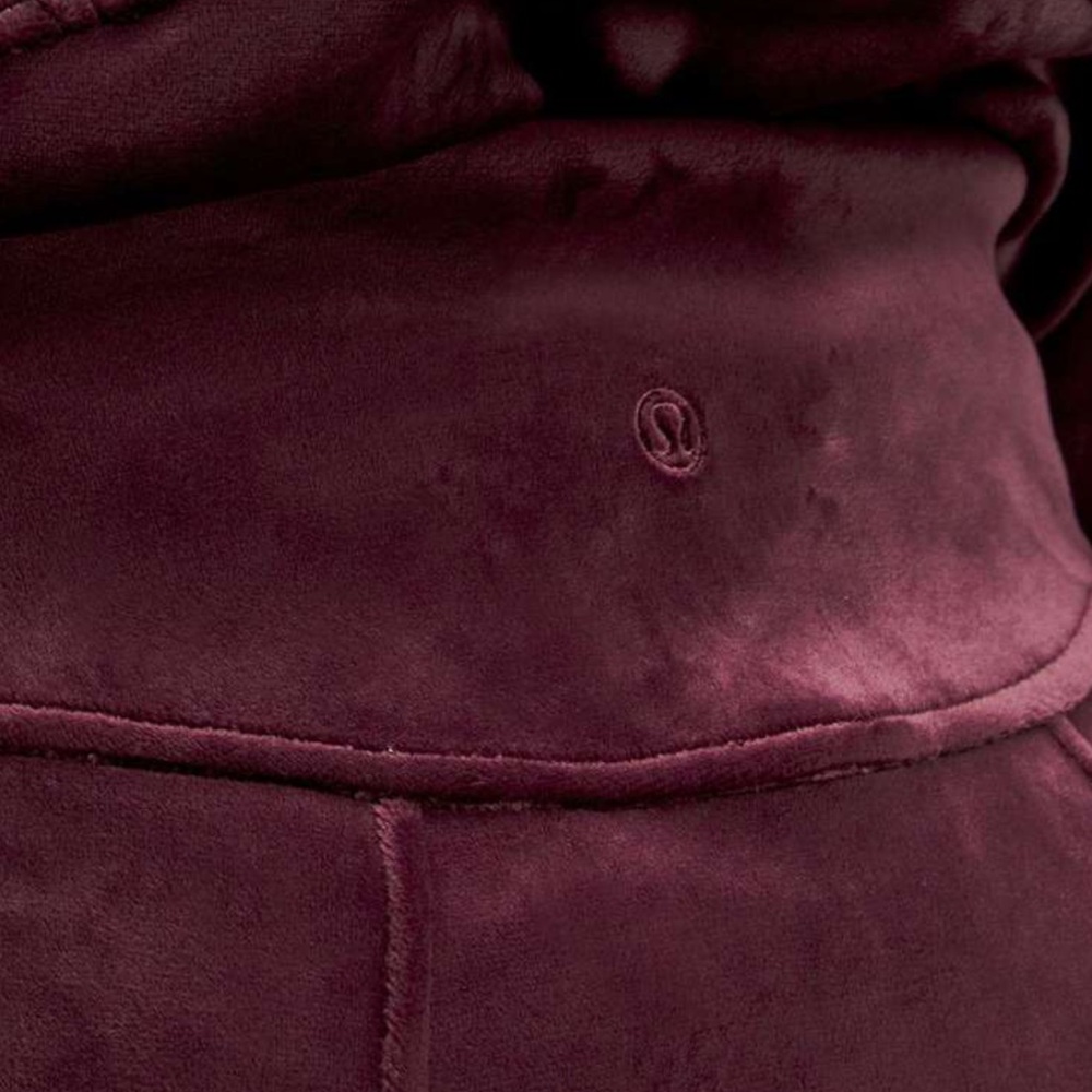 Lululemon Scuba High-Rise Mini Skirt *Velvet
Garnet - Picture 5 of 6